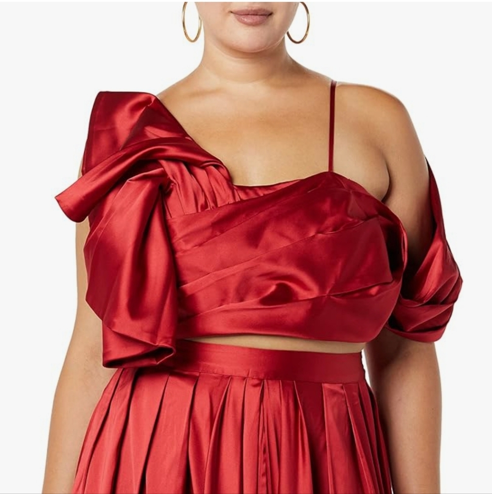 Making The Cut Women's Drapey Shoulder Cropped Top nwt new 4x